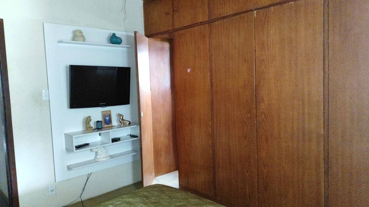 Casa à venda com 4 quartos, 1000m² - Foto 9