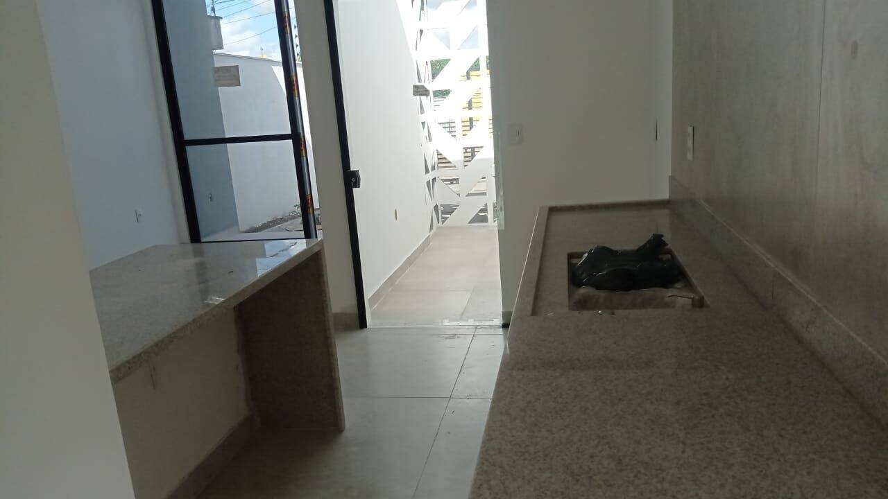 Casa à venda com 3 quartos, 150m² - Foto 11