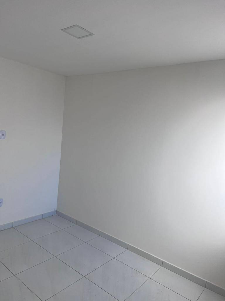 Casa à venda com 2 quartos, 140m² - Foto 2