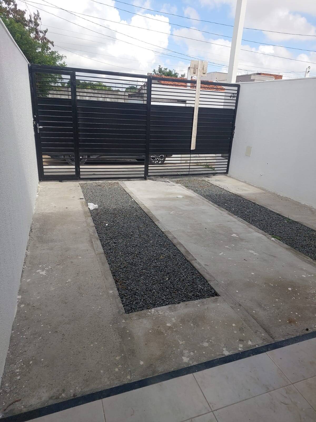 Casa à venda com 2 quartos, 73m² - Foto 1