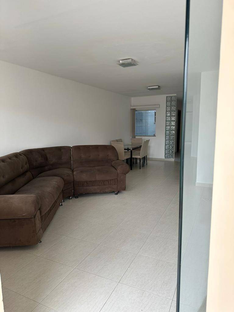 Casa à venda com 3 quartos, 140m² - Foto 4