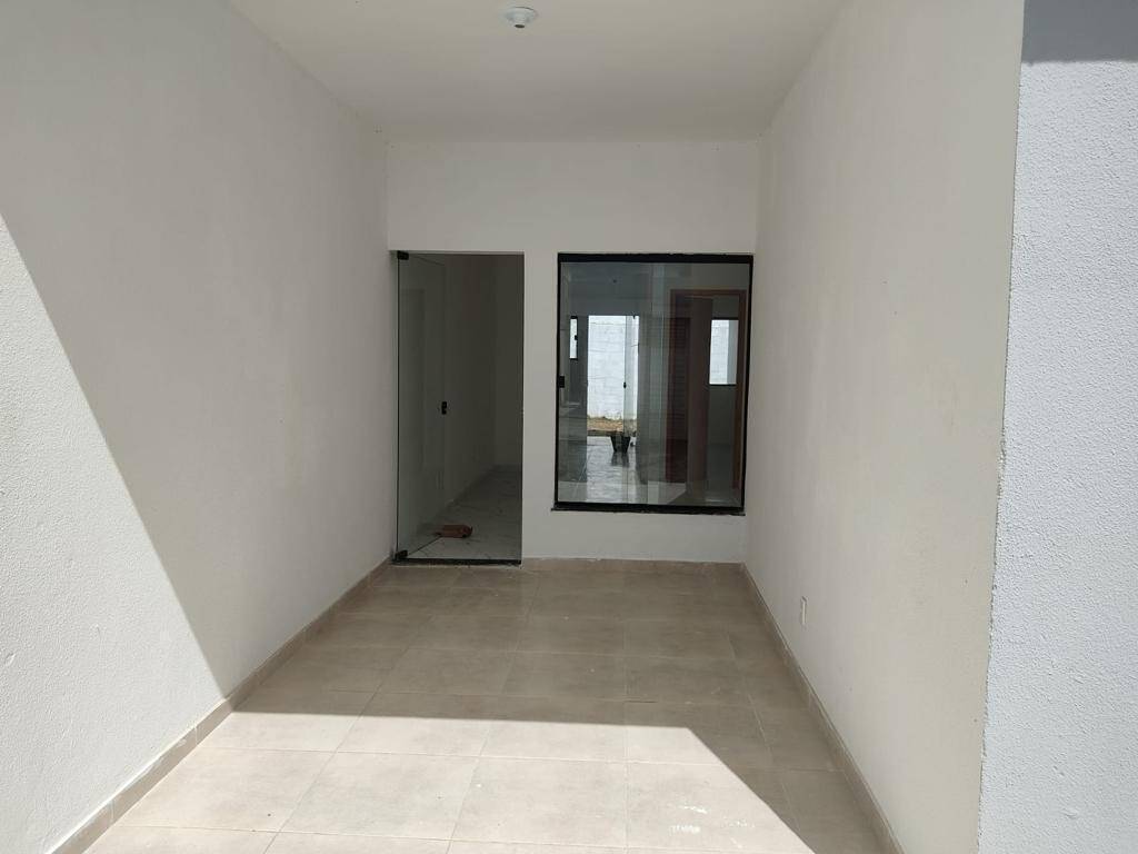 Casa à venda com 2 quartos, 68m² - Foto 2