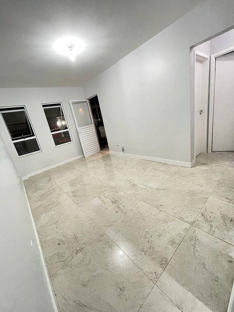 Casa para alugar com 3 quartos, 66m² - Foto 1