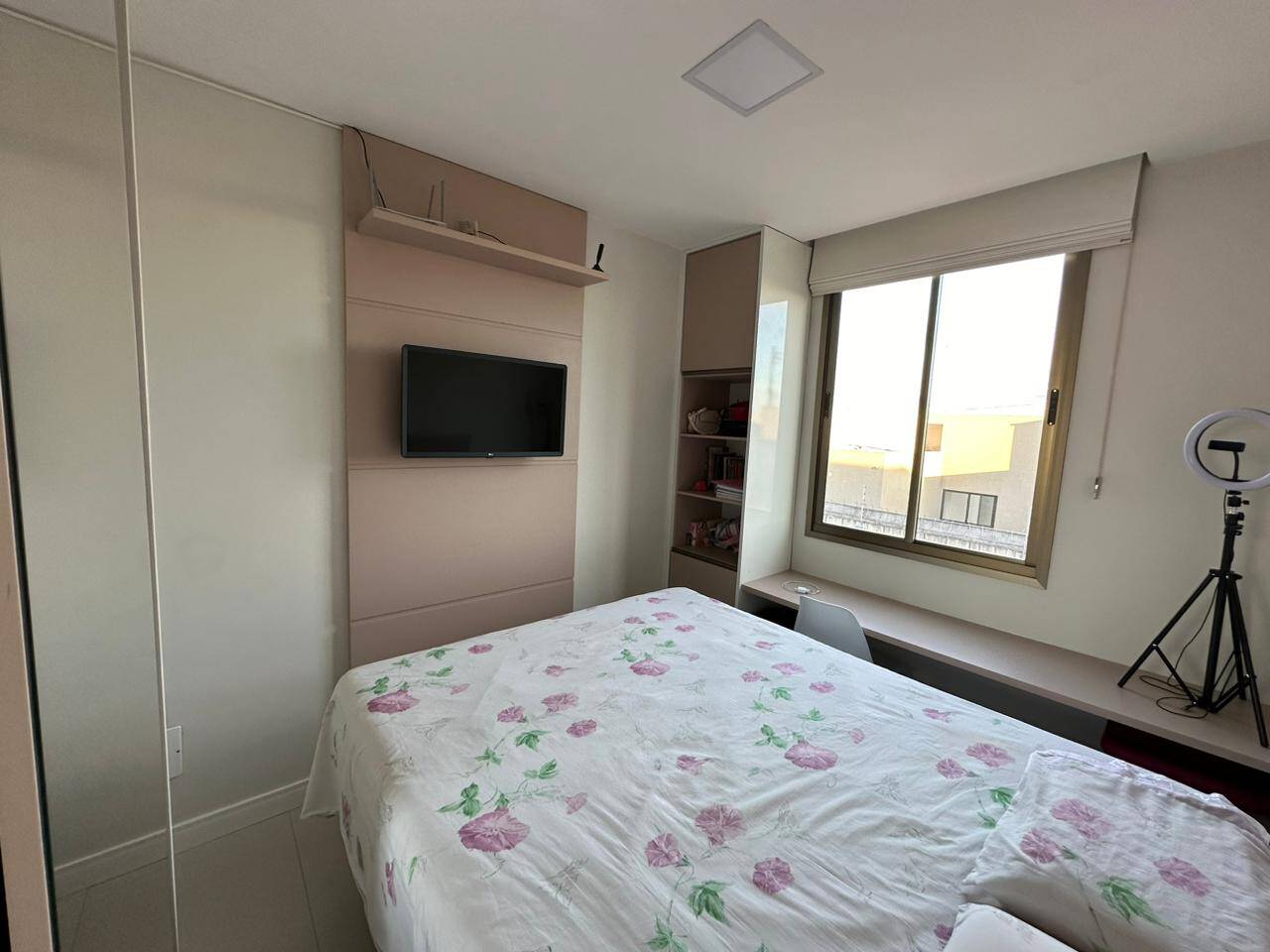 Casa à venda com 3 quartos, 196m² - Foto 2