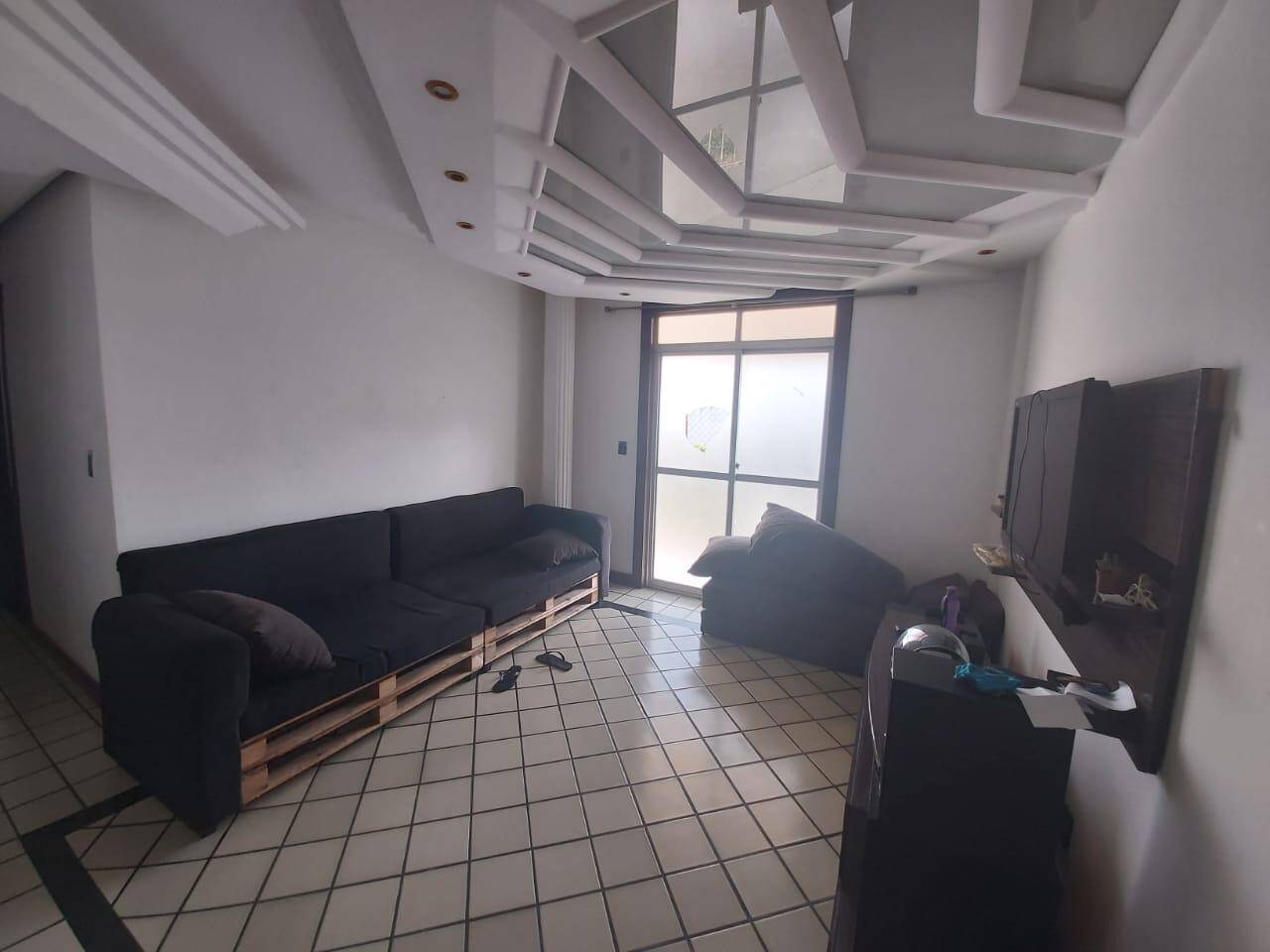 Apartamento à venda com 2 quartos, 74m² - Foto 1