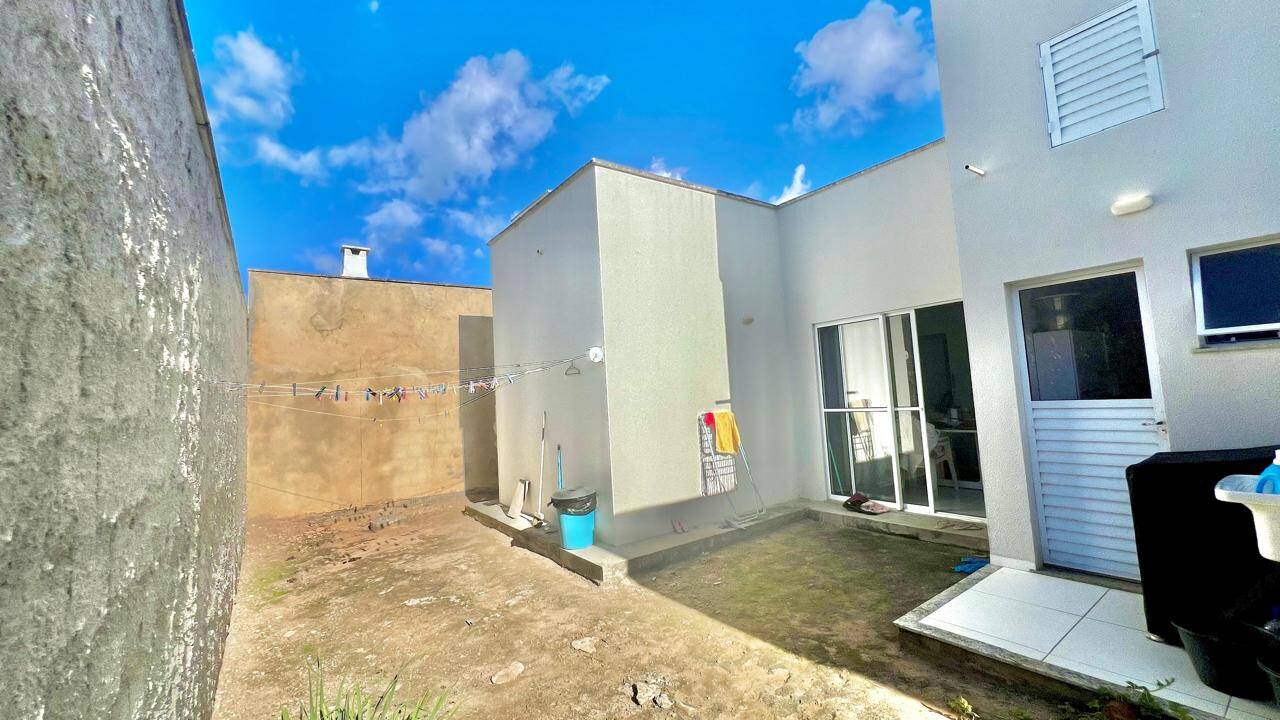 Casa à venda com 3 quartos, 162m² - Foto 3