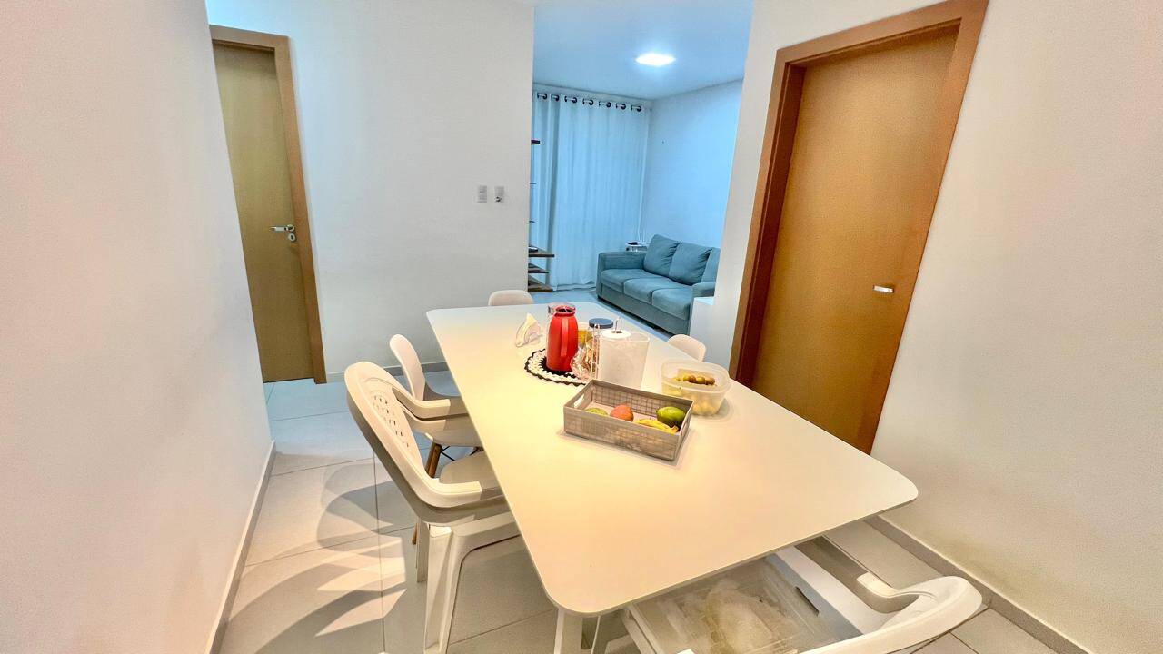 Casa à venda com 3 quartos, 162m² - Foto 1