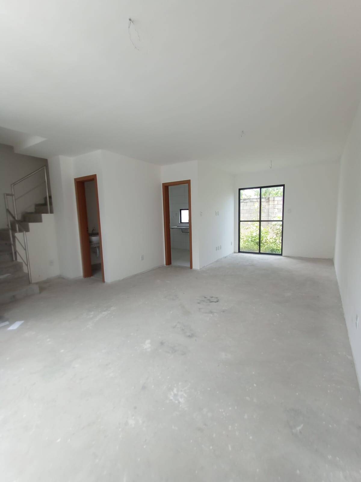 Casa à venda com 3 quartos, 93m² - Foto 1