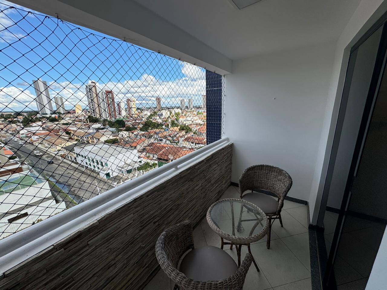 Apartamento à venda e aluguel com 2 quartos, 98m² - Foto 1