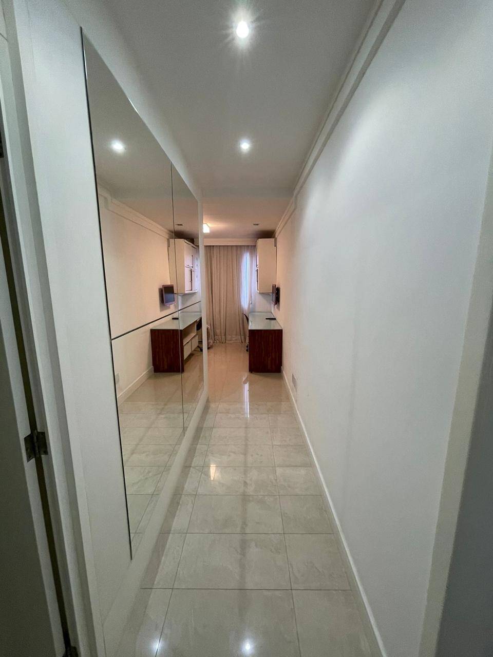 Casa para alugar com 4 quartos, 630m² - Foto 9