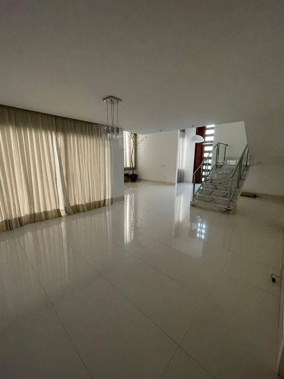 Casa para alugar com 4 quartos, 630m² - Foto 8