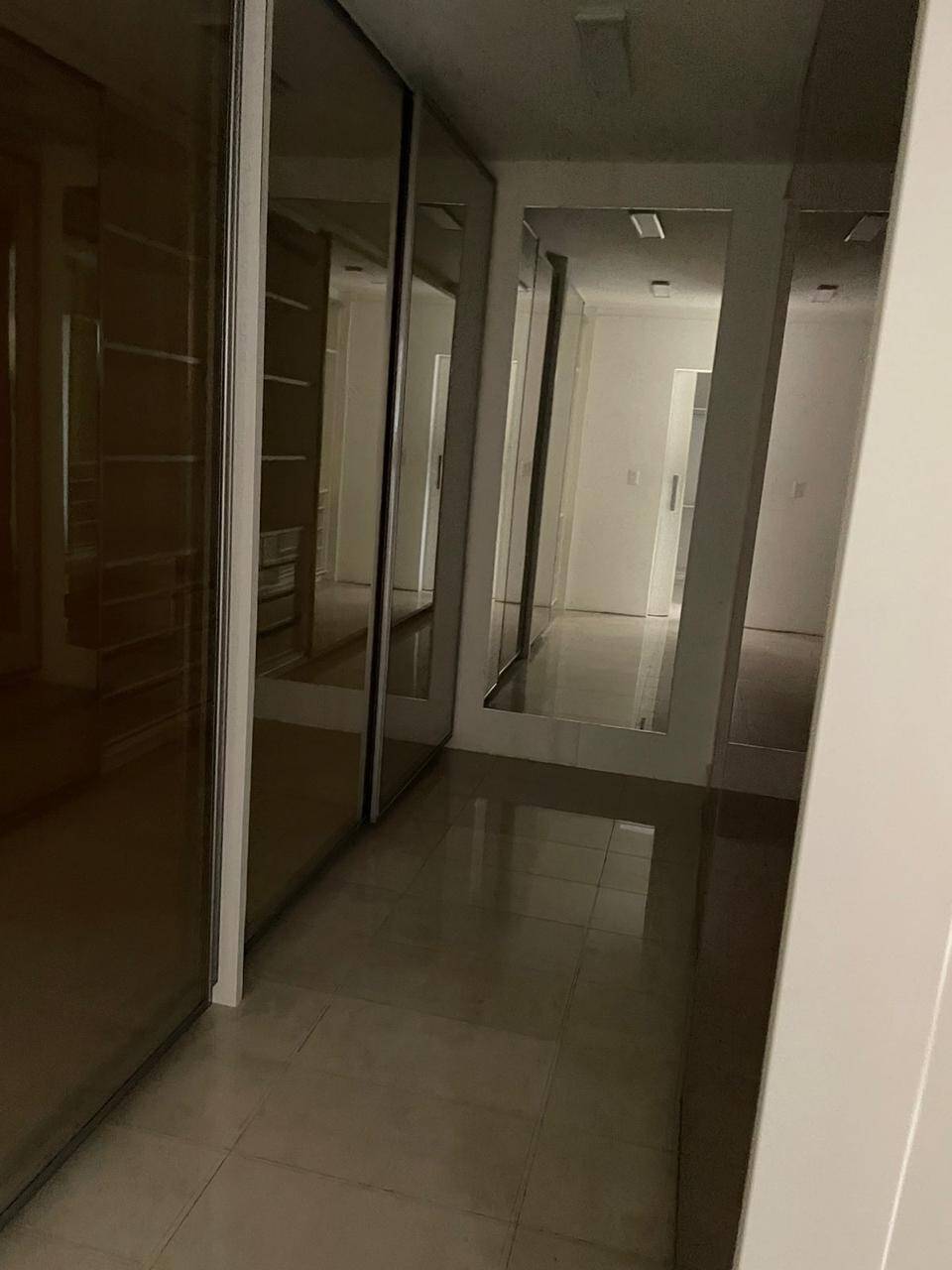 Casa para alugar com 4 quartos, 630m² - Foto 12