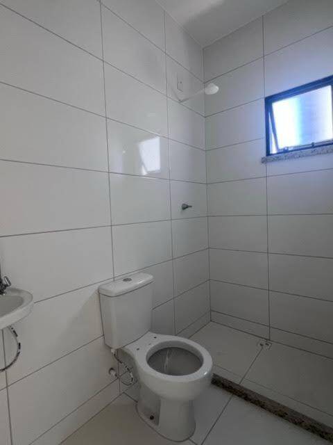 Casa à venda com 2 quartos, 60m² - Foto 3