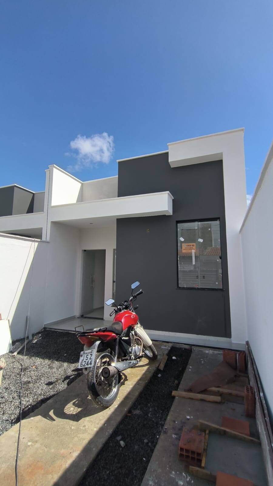 Casa à venda com 2 quartos, 74m² - Foto 1