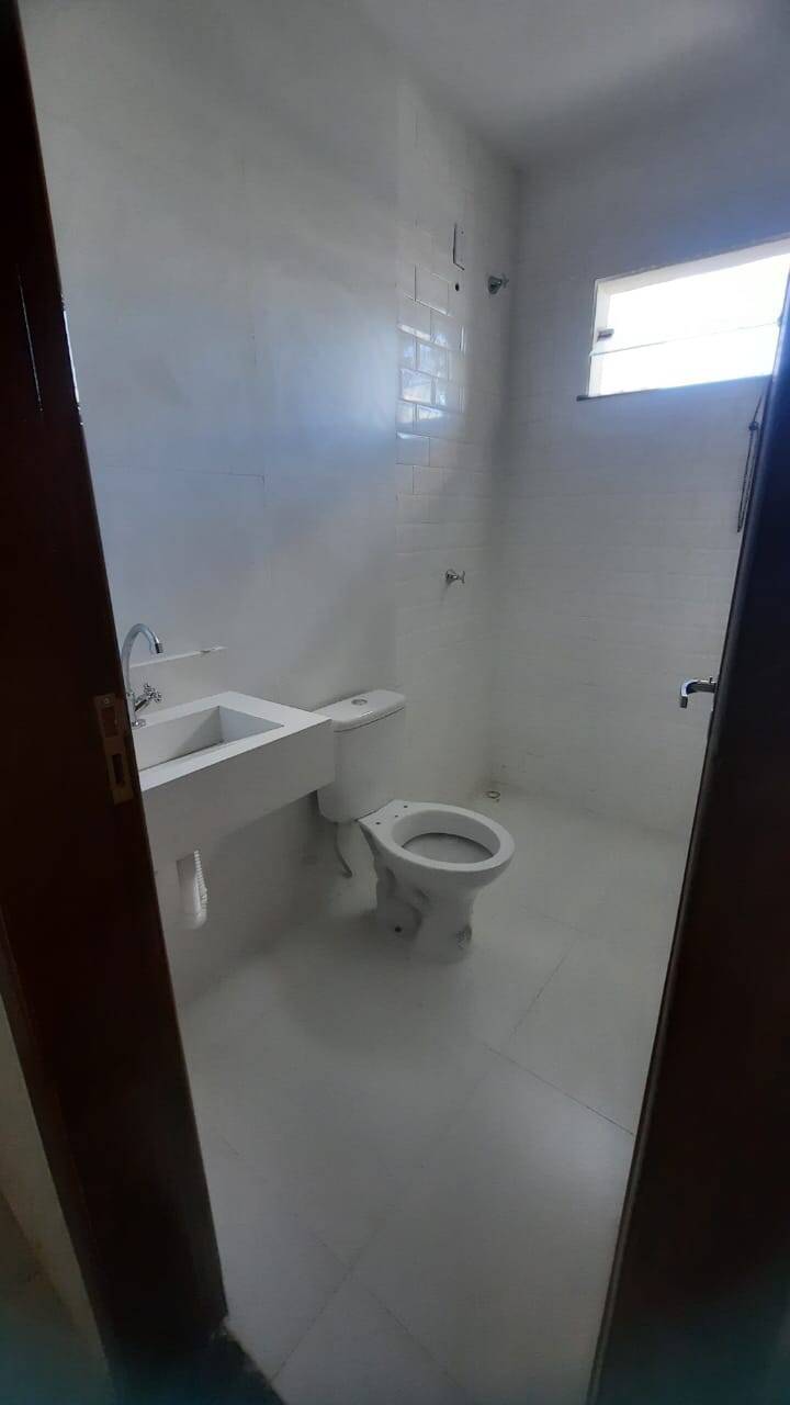 Casa à venda com 3 quartos, 114m² - Foto 2