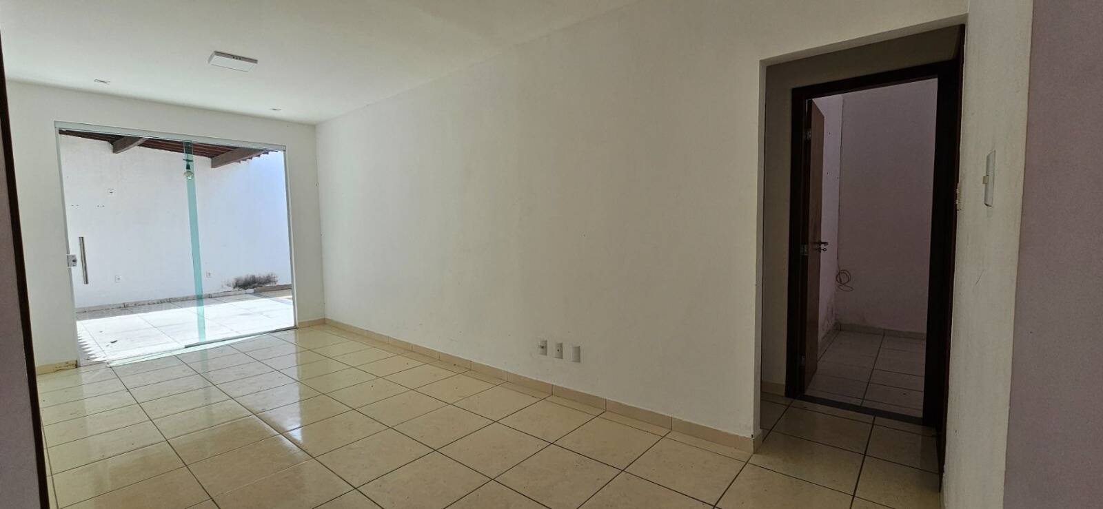 Casa para alugar com 3 quartos, 200m² - Foto 9