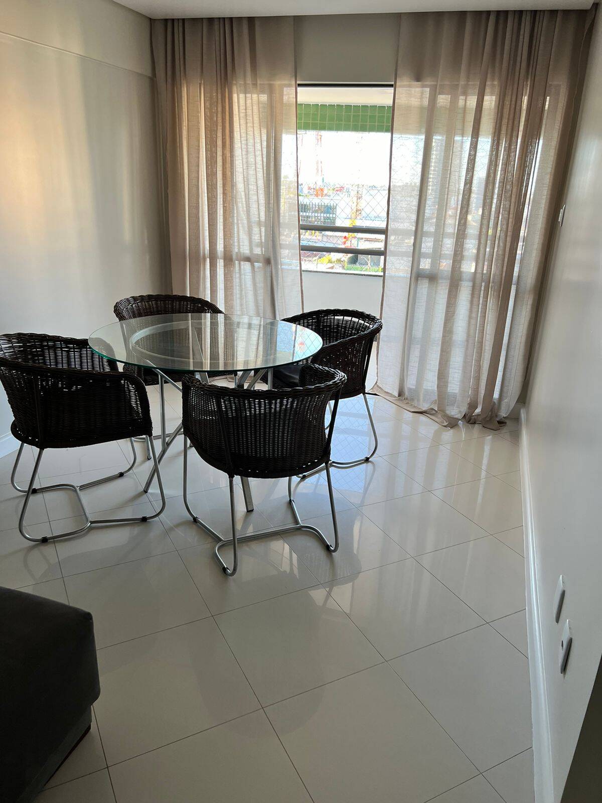 Apartamento à venda com 3 quartos, 94m² - Foto 2