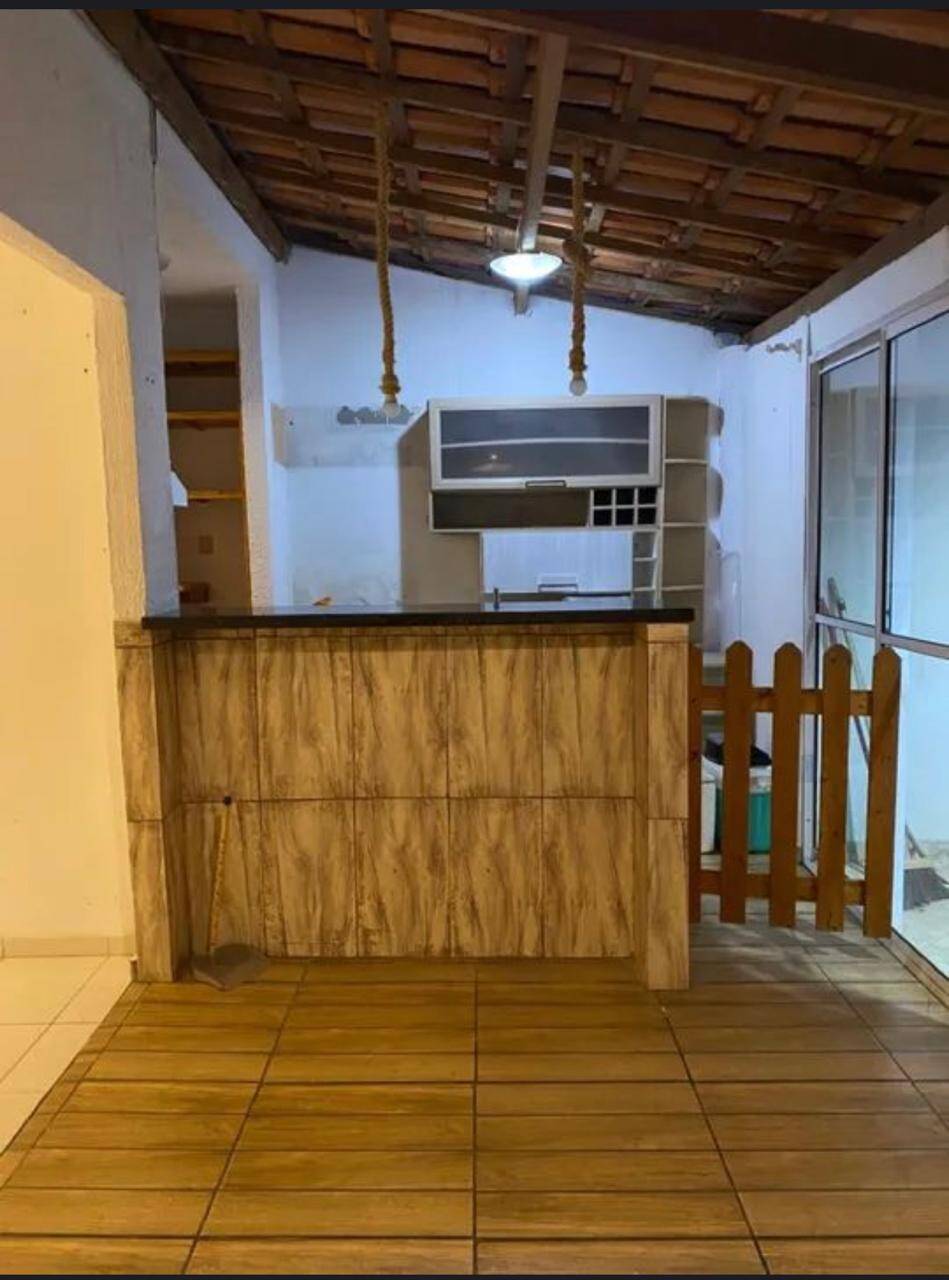 Casa para alugar com 3 quartos - Foto 1