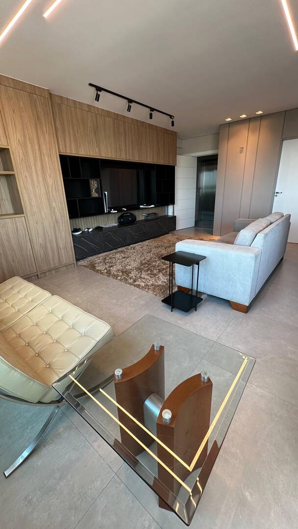 Apartamento para alugar com 3 quartos, 108m² - Foto 2