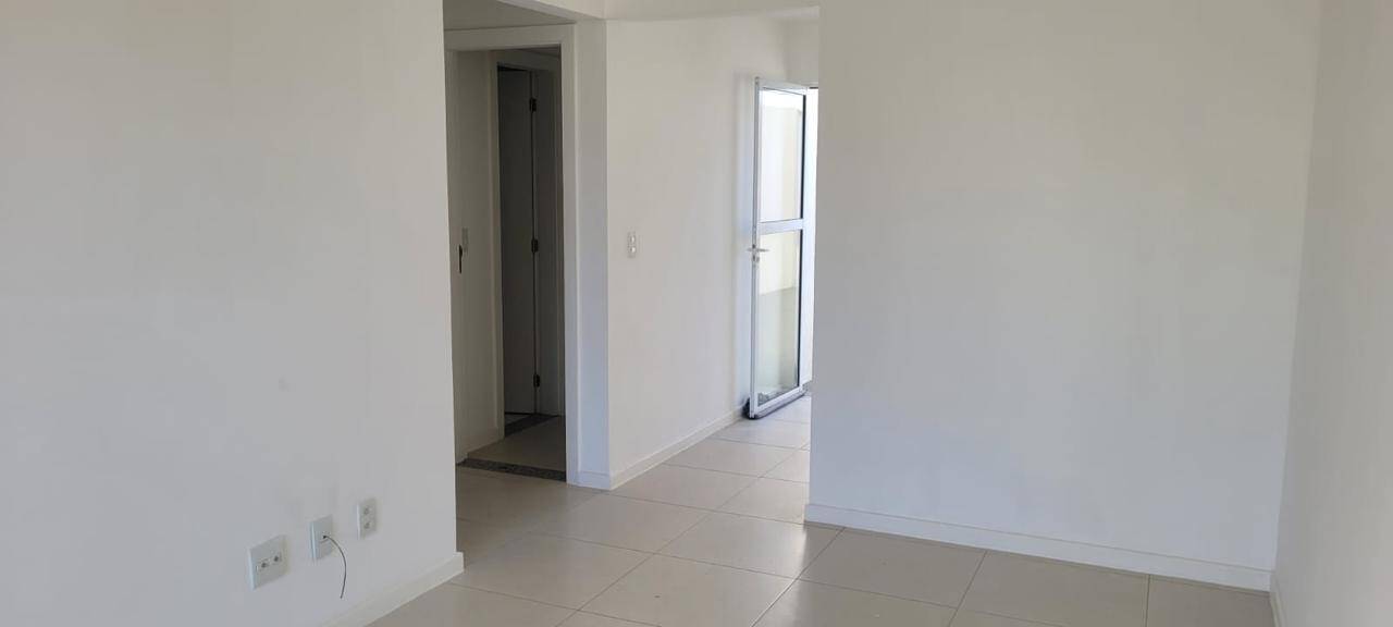 Casa à venda com 4 quartos, 100m² - Foto 4