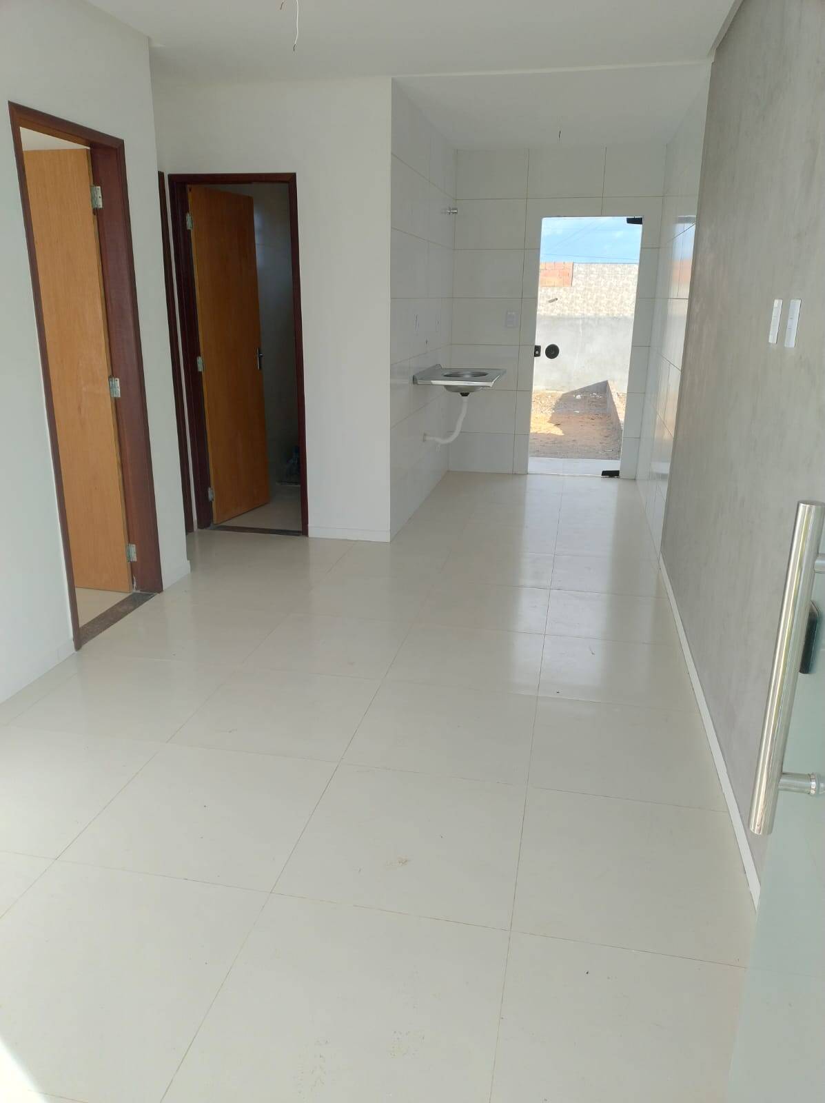 Casa à venda com 2 quartos, 41m² - Foto 2