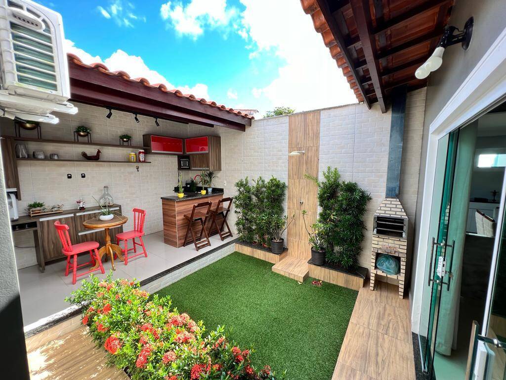 Casa à venda com 3 quartos, 135m² - Foto 1