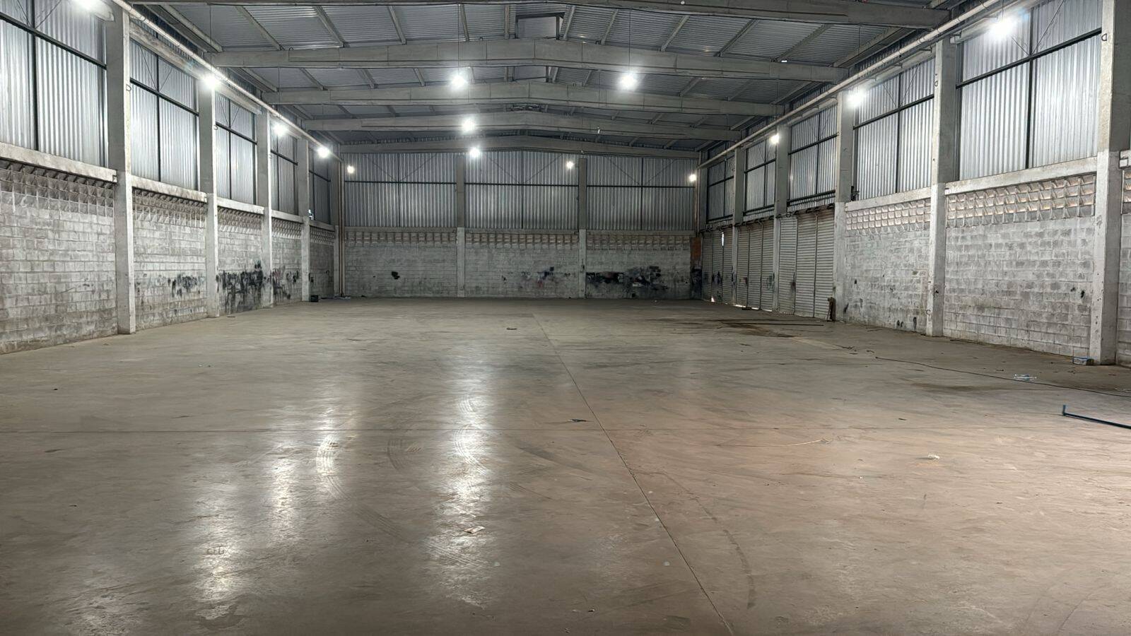 Conjunto Comercial-Sala para alugar, 2345m² - Foto 1