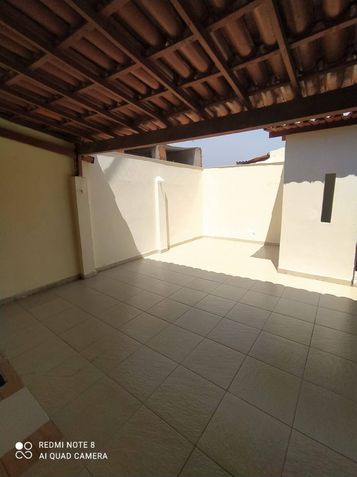 Casa à venda com 3 quartos, 98m² - Foto 2