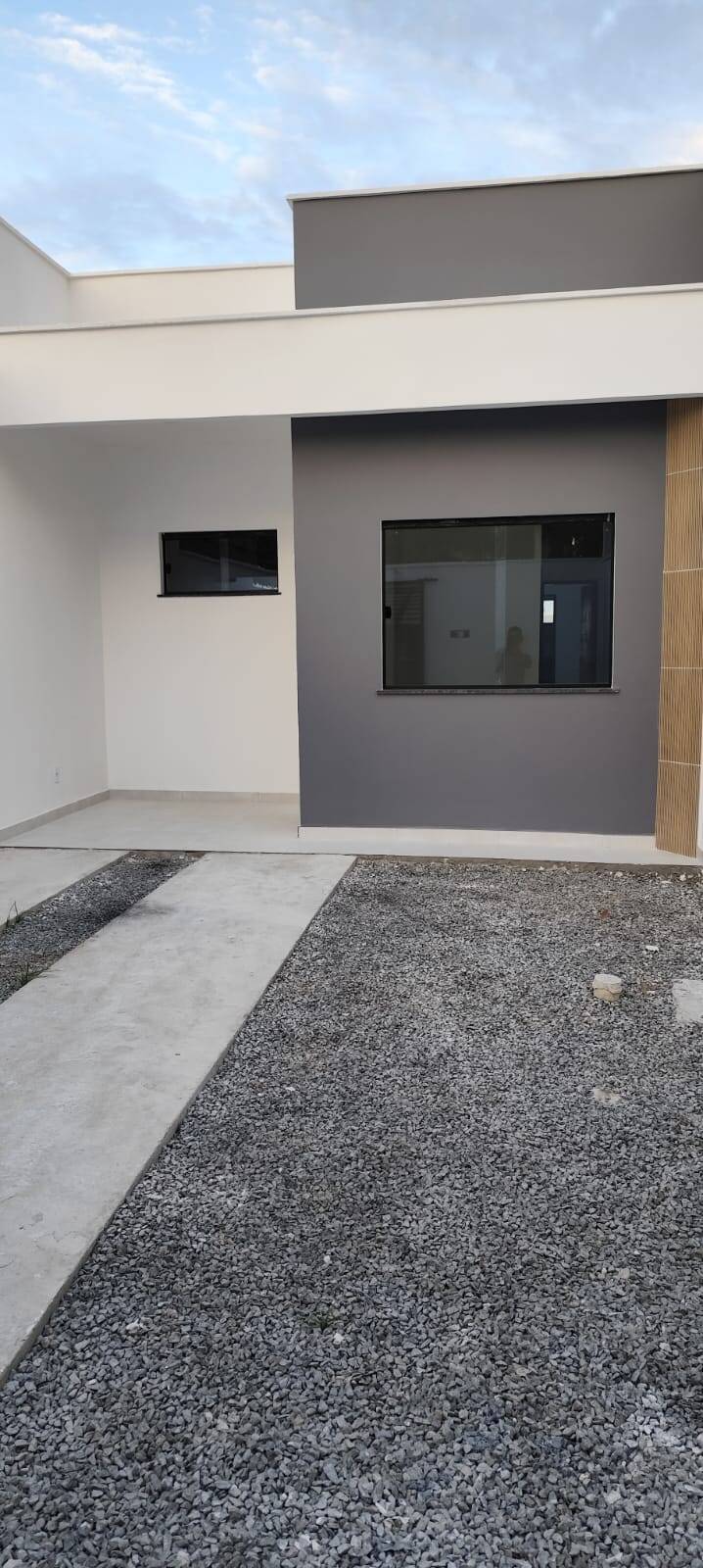 Casa à venda com 2 quartos, 150m² - Foto 1