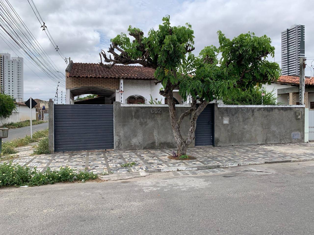 Casa à venda com 3 quartos, 360m² - Foto 12